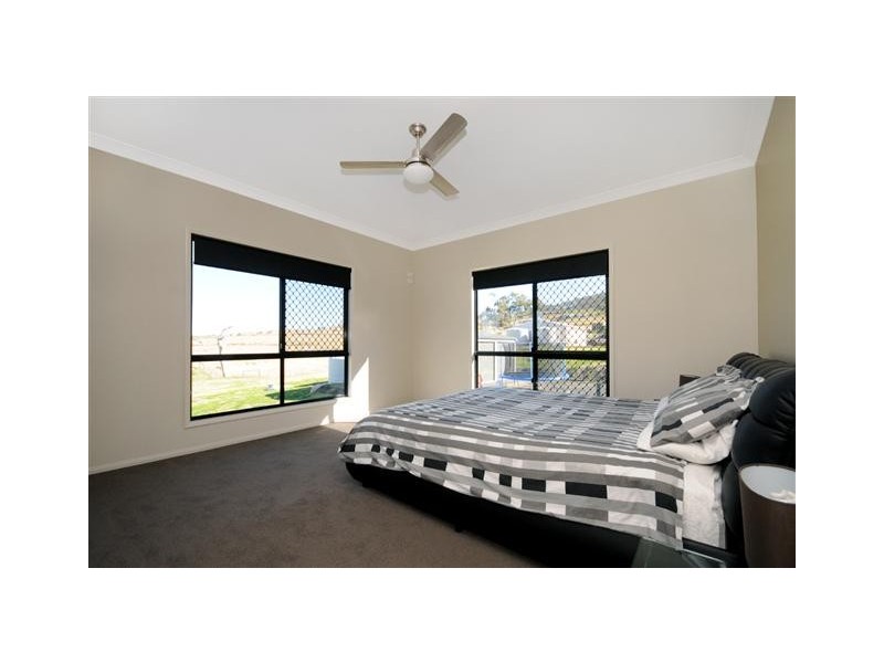 9 Kingston Road, Hodgson Vale QLD 4352