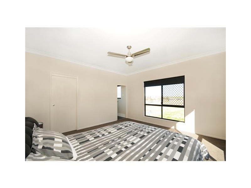 9 Kingston Road, Hodgson Vale QLD 4352