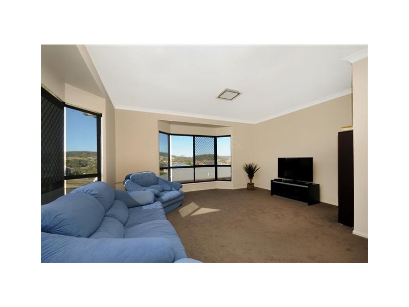 9 Kingston Road, Hodgson Vale QLD 4352