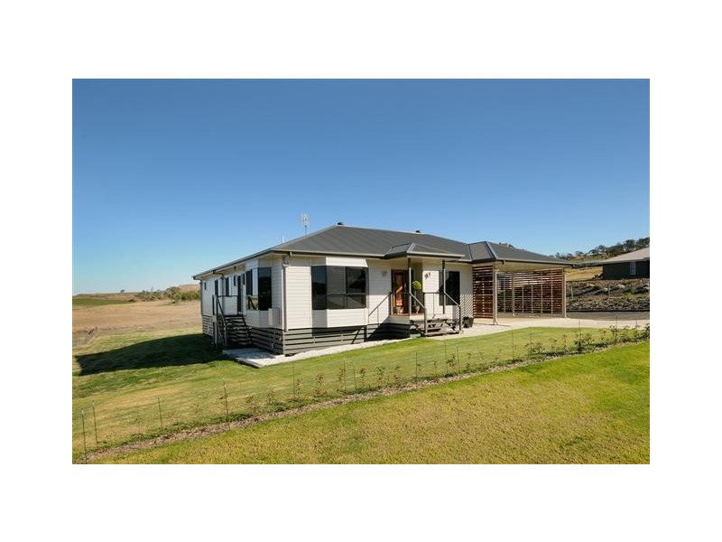 9 Kingston Road, Hodgson Vale QLD 4352