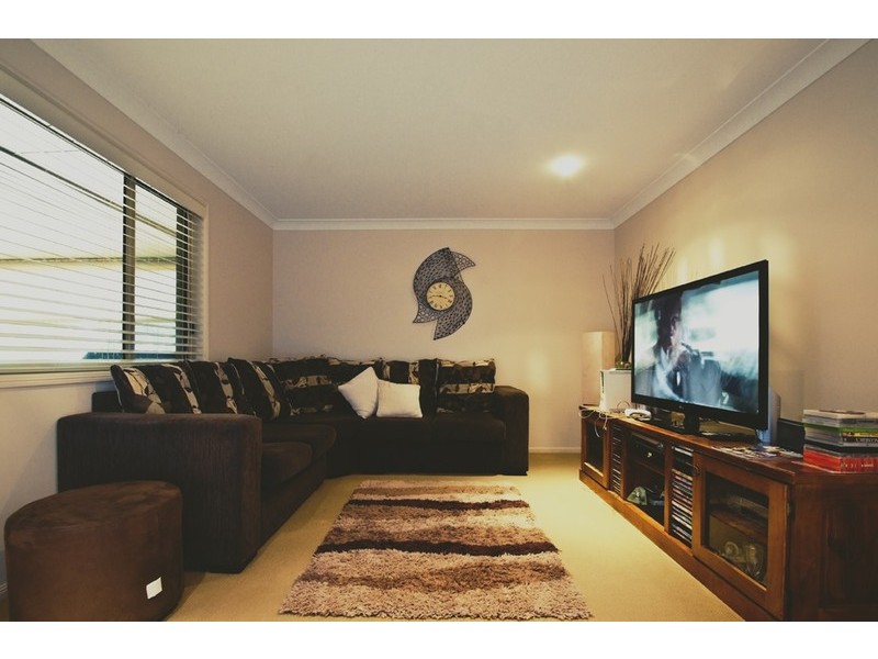 42 Holly Avenue, Highfields QLD 4352