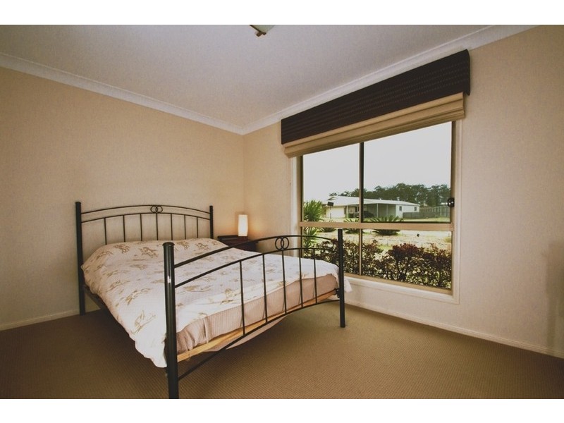 42 Holly Avenue, Highfields QLD 4352