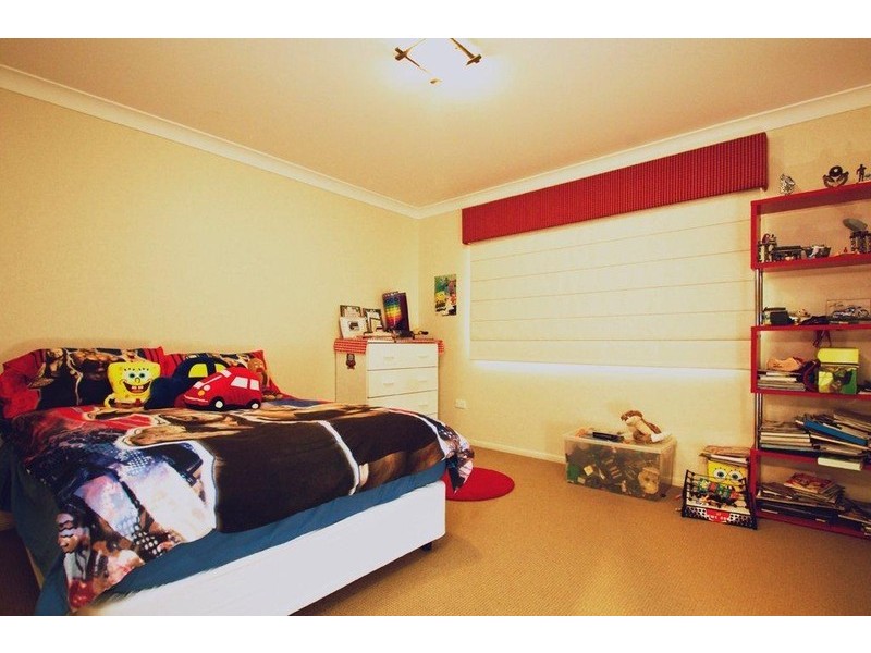 42 Holly Avenue, Highfields QLD 4352