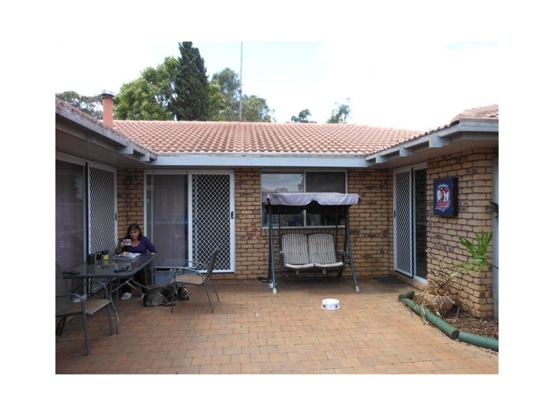 38 Melway Crescent, Glenvale QLD 4350