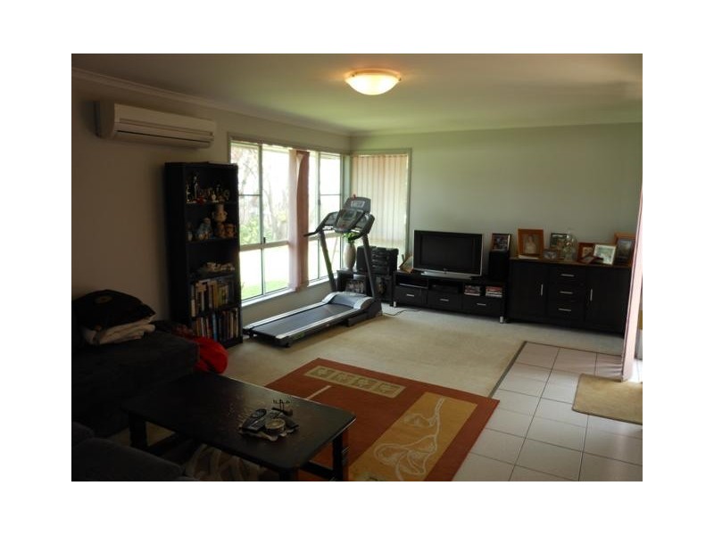 38 Melway Crescent, Glenvale QLD 4350