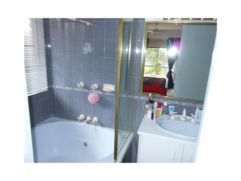 38 Melway Crescent, Glenvale QLD 4350