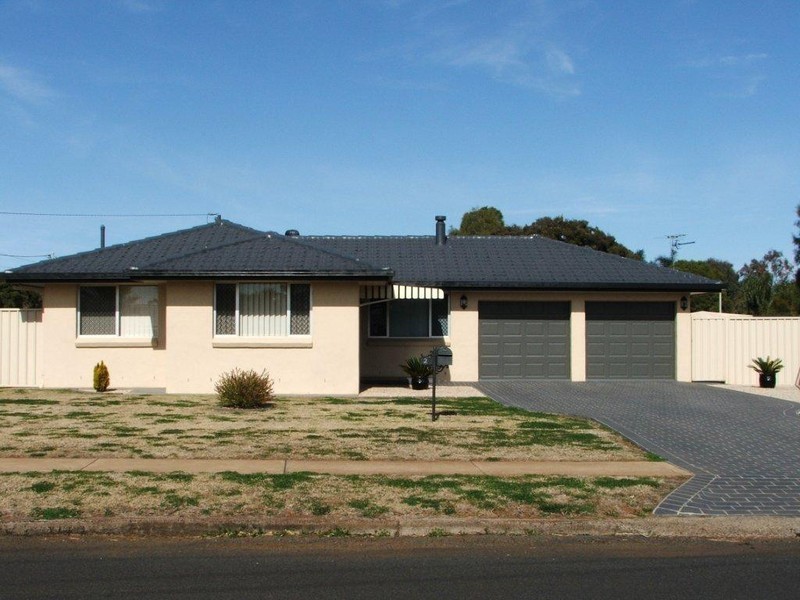 2 Delray Street, Oakey QLD 4401