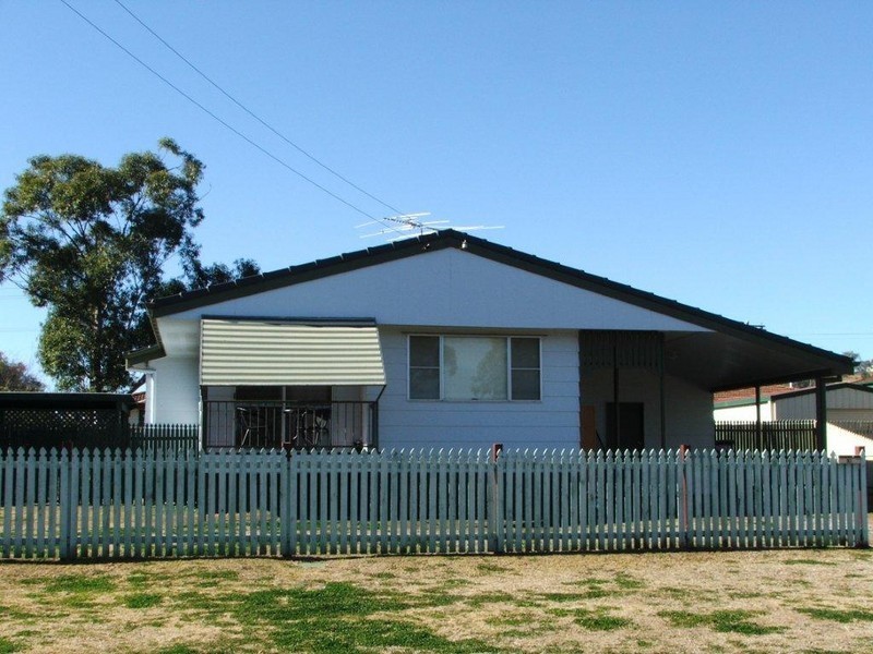 10 King Street, Oakey QLD 4401