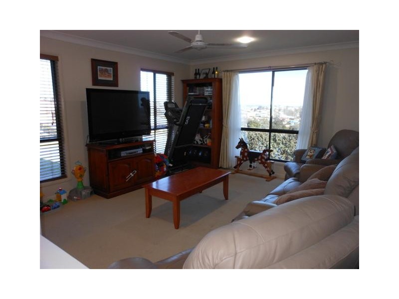 12 Volp Court, Highfields QLD 4352