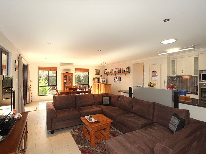 17 Ashford Drive, Wyreema QLD 4352