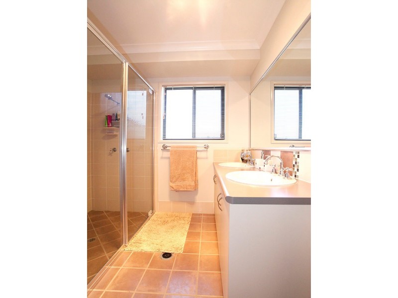 17 Ashford Drive, Wyreema QLD 4352