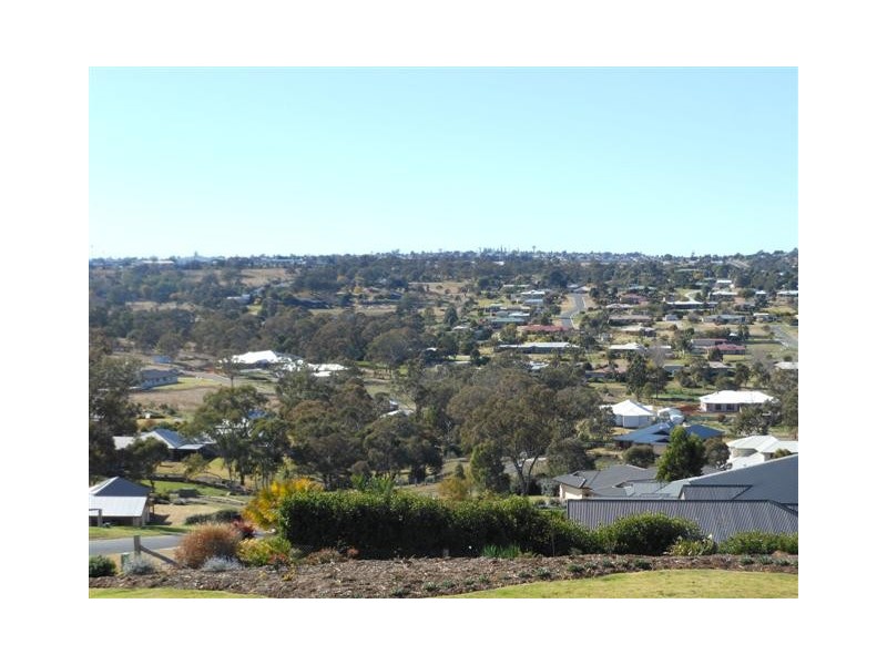 25 Fawn Grove Drive, Glenvale QLD 4350