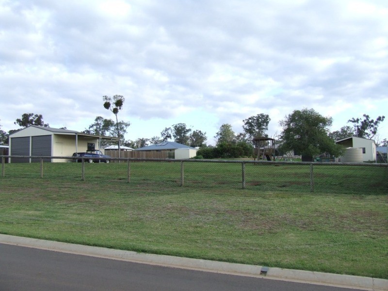 5 Kingfisher Court, Meringandan West QLD 4352