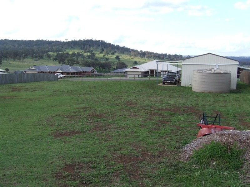 5 Kingfisher Court, Meringandan West QLD 4352