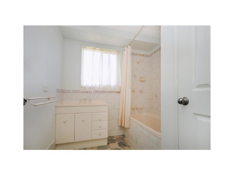 6 Andrews Court, Hodgson Vale QLD 4352