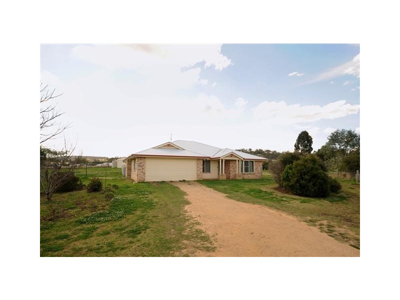 6 Andrews Court, Hodgson Vale QLD 4352