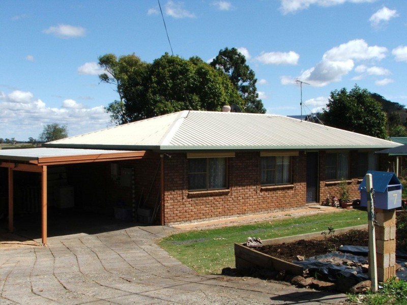 7 Goombungee Road, Kingsthorpe QLD 4400