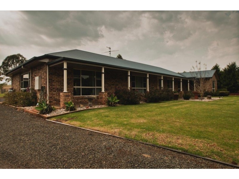 14 Lindan Court, Cabarlah QLD 4352