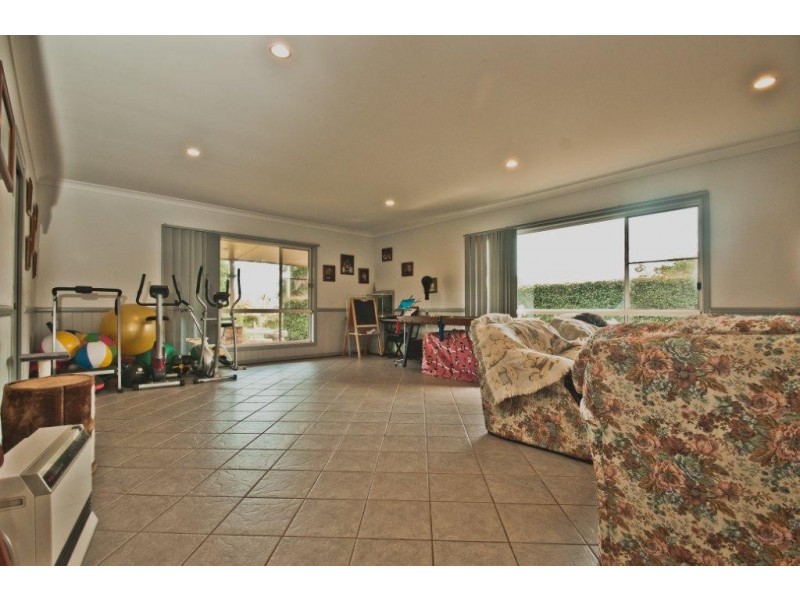 14 Lindan Court, Cabarlah QLD 4352