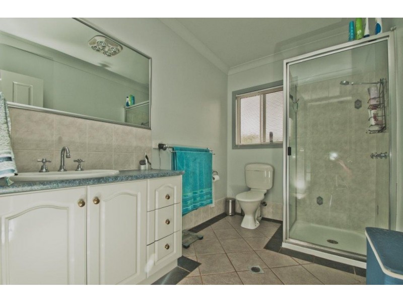 14 Lindan Court, Cabarlah QLD 4352