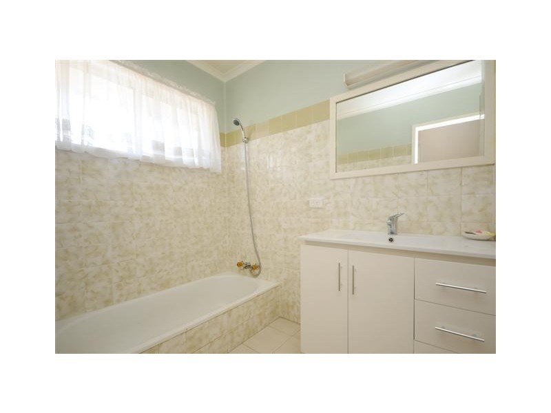 42 James St, Rangeville QLD 4350