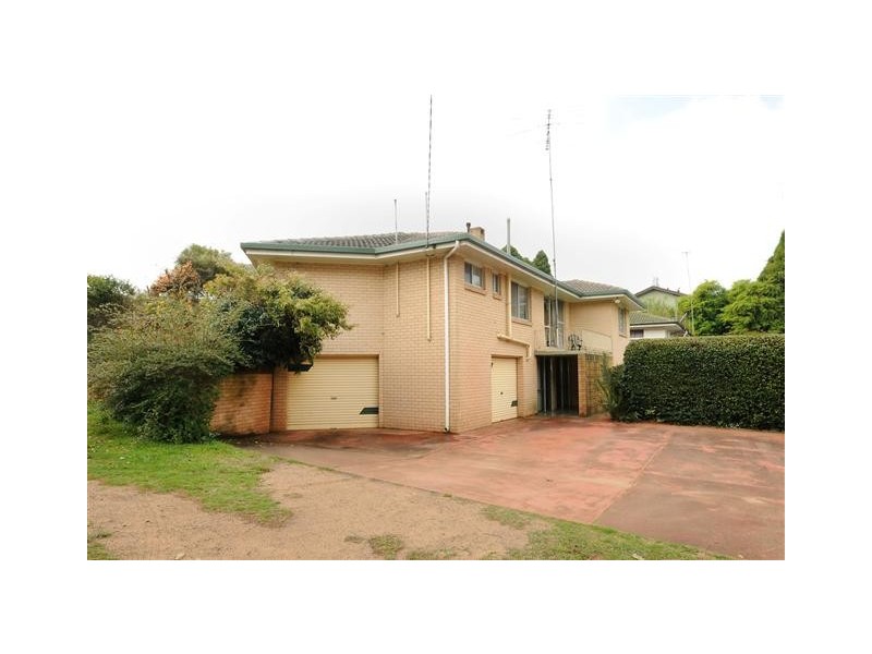 42 James St, Rangeville QLD 4350