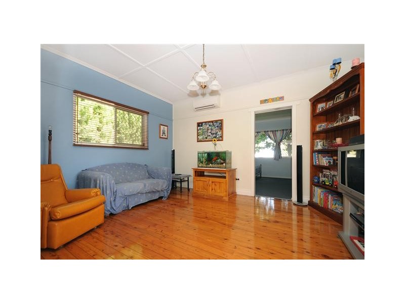 298 Hume Street, Centenary Heights QLD 4350