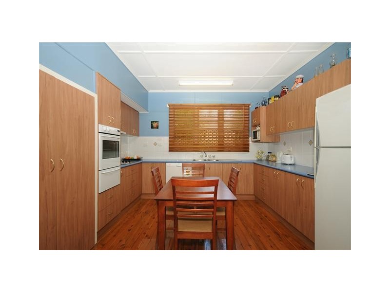 298 Hume Street, Centenary Heights QLD 4350