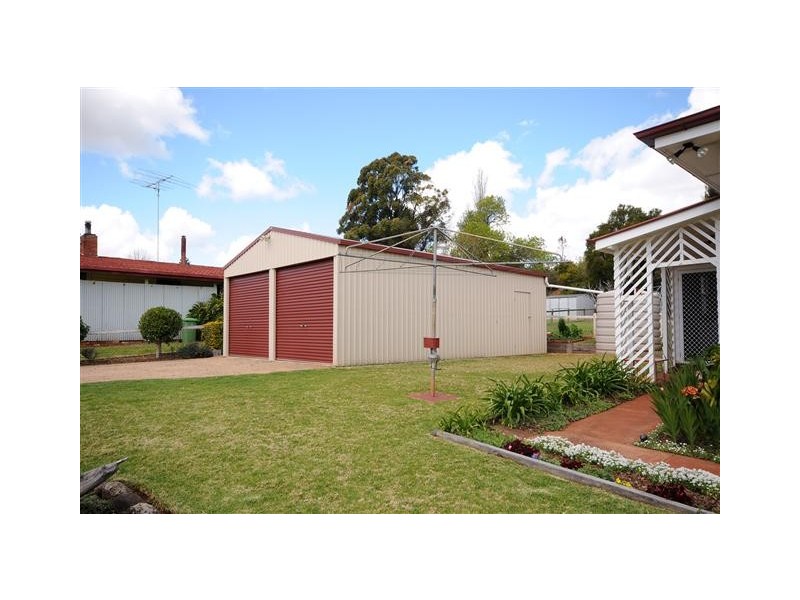 298 Hume Street, Centenary Heights QLD 4350