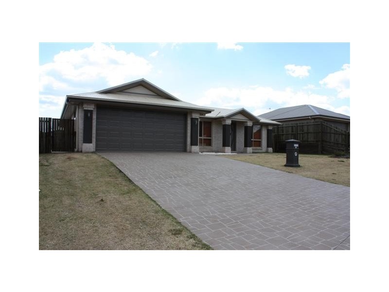 31 Coolana Crt, Harristown QLD 4350