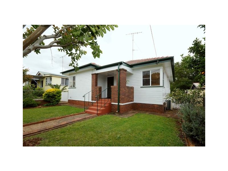 167 Campbell Street, Newtown QLD 4350