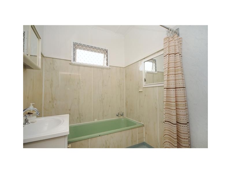 167 Campbell Street, Newtown QLD 4350
