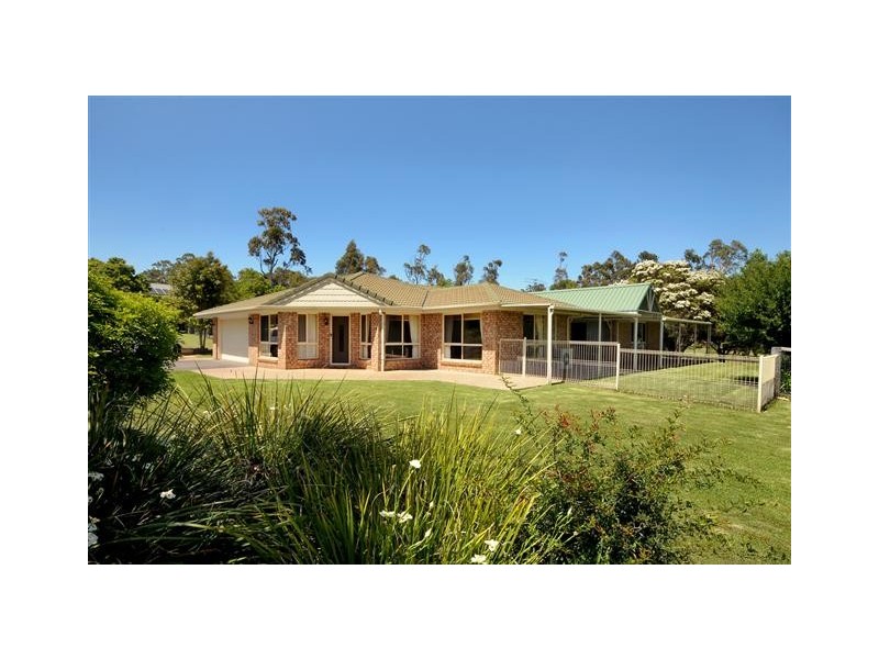 27 Hamzah Drive, Cotswold Hills QLD 4350