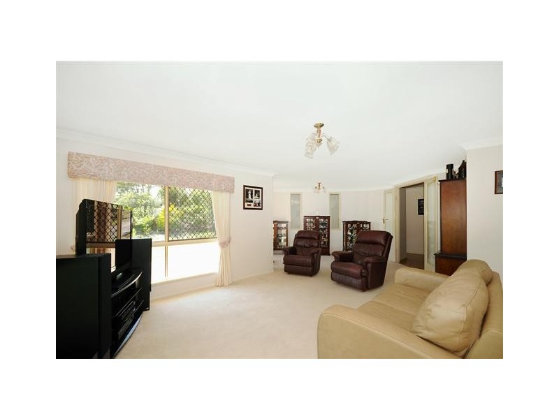 27 Hamzah Drive, Cotswold Hills QLD 4350