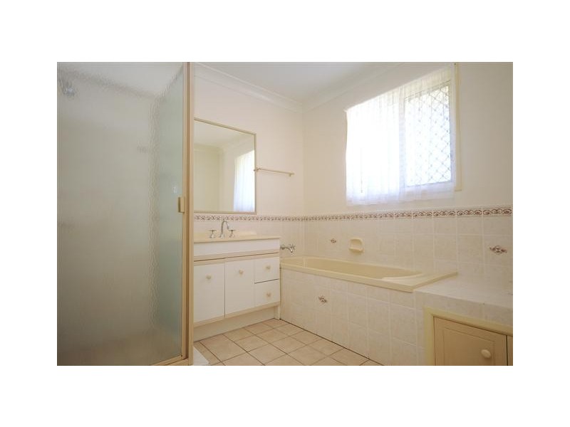 27 Hamzah Drive, Cotswold Hills QLD 4350