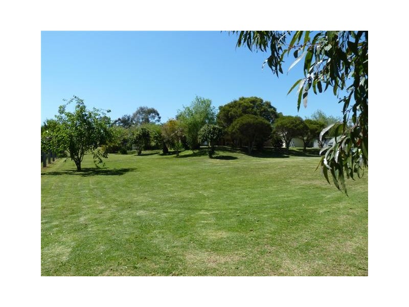 27 Hamzah Drive, Cotswold Hills QLD 4350