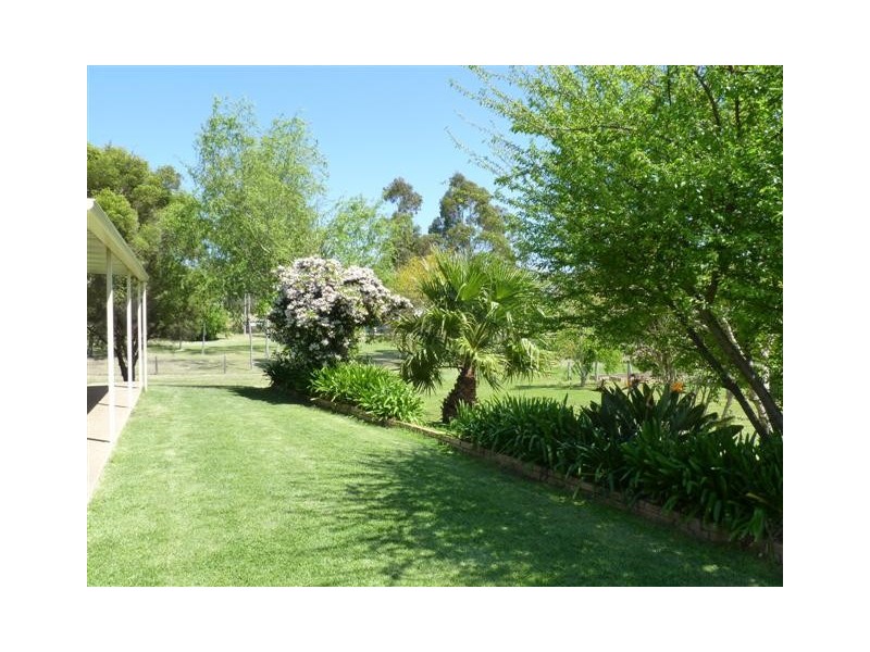 27 Hamzah Drive, Cotswold Hills QLD 4350