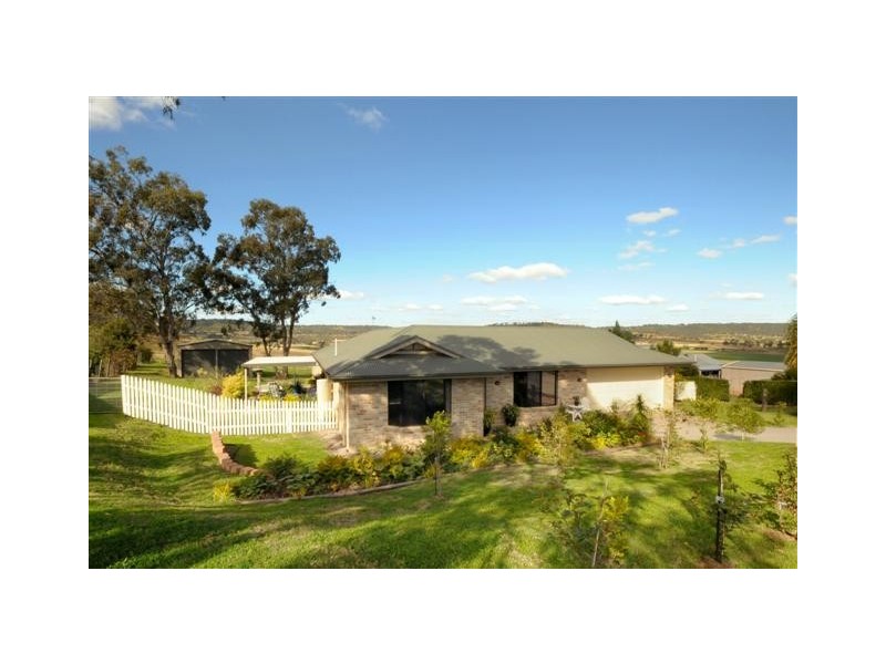 12 Yuelby Close, Gowrie Junction QLD 4352