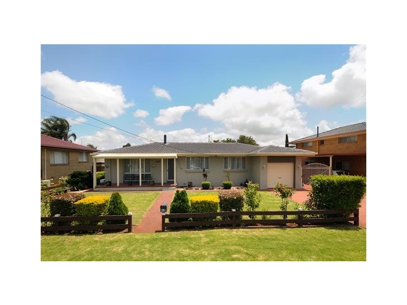 13 Cambridge Street, Harristown QLD 4350