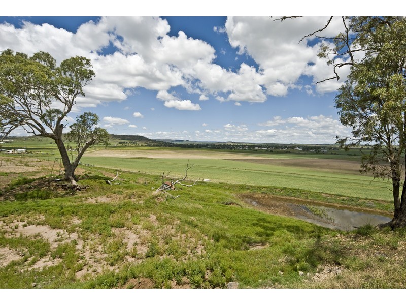 Cnr Drayton Rd and Merivale St, Allora QLD 4362