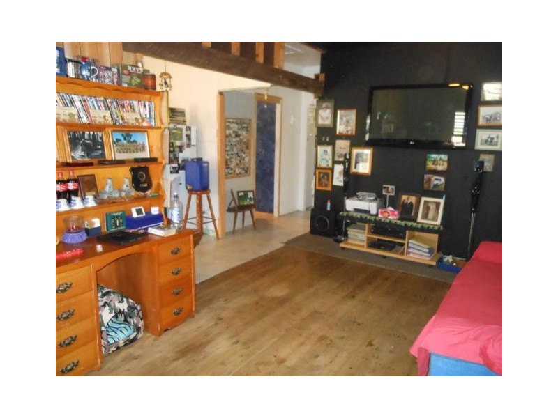 9 Warwick Street, Leyburn QLD 4365