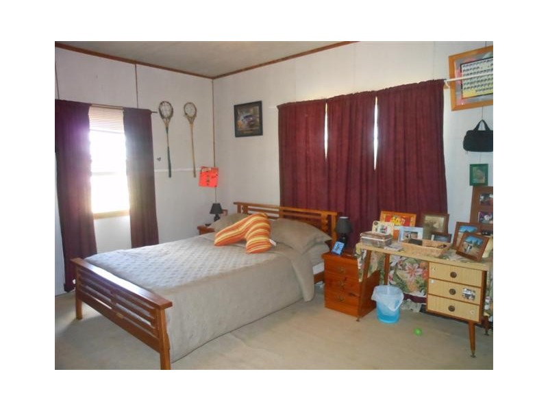 9 Warwick Street, Leyburn QLD 4365