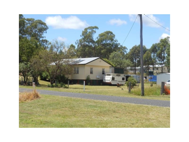 9 Warwick Street, Leyburn QLD 4365