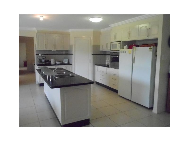 11 Tennyson Court, Westbrook QLD 4350