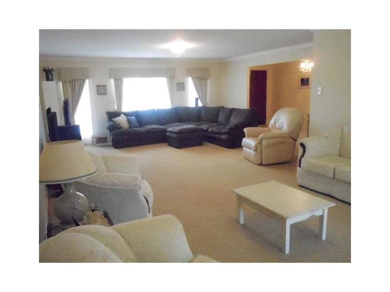 11 Tennyson Court, Westbrook QLD 4350