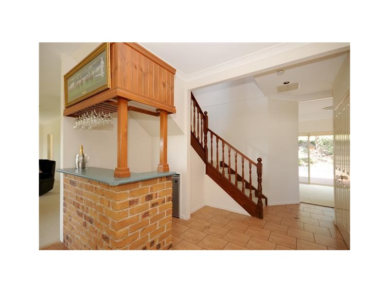8 Lanbar Court, Glenvale QLD 4350
