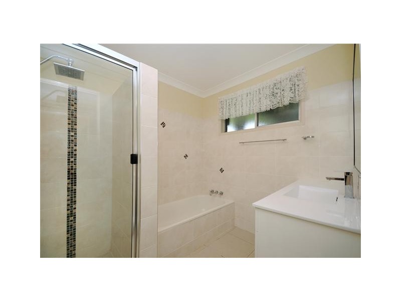 19 Hinkler Crescent, Wilsonton QLD 4350