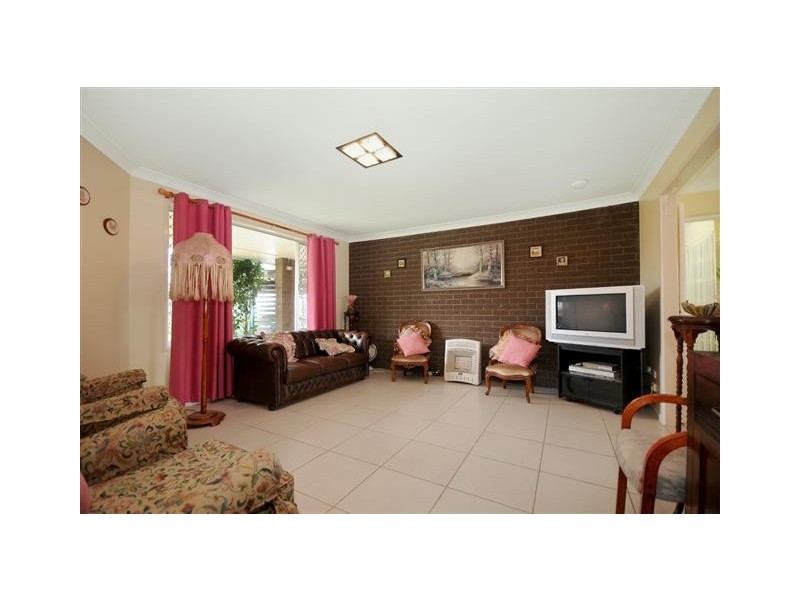 19 Hinkler Crescent, Wilsonton QLD 4350