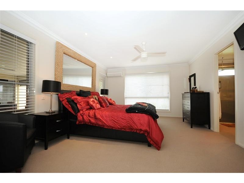8 Honeyeater Drive, Highfields QLD 4352
