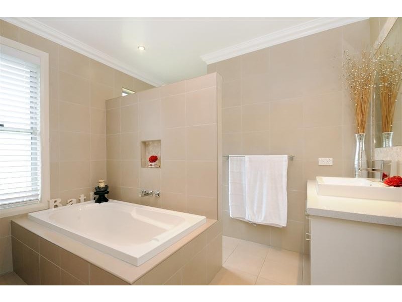 8 Honeyeater Drive, Highfields QLD 4352